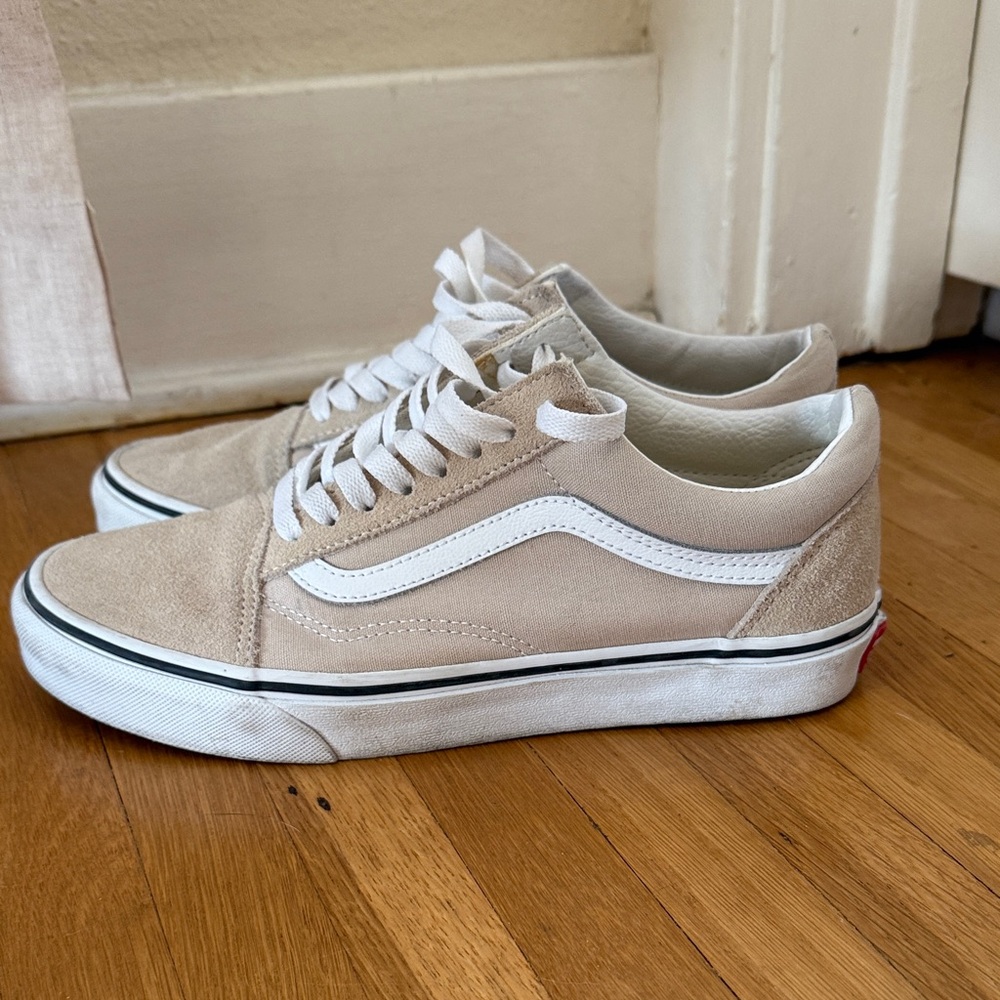 Vans Women’s Tan and White Sneakers size 8